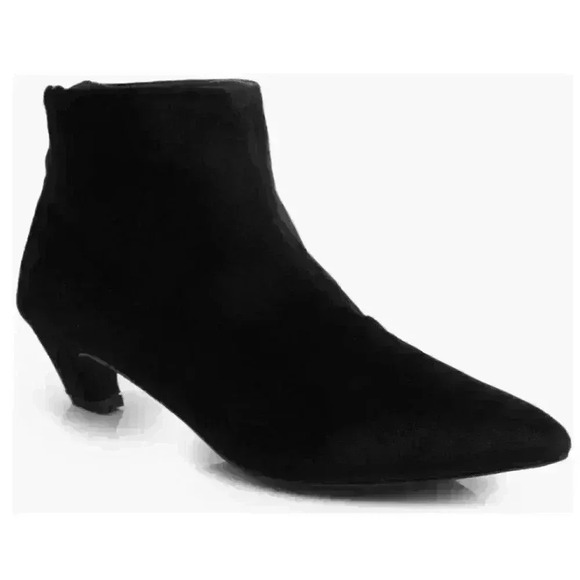 Boohoo Josie Pointed Toe Black Velvet Low Ankle Boot Sz 7 UK, 9 US - Picture 2 of 4